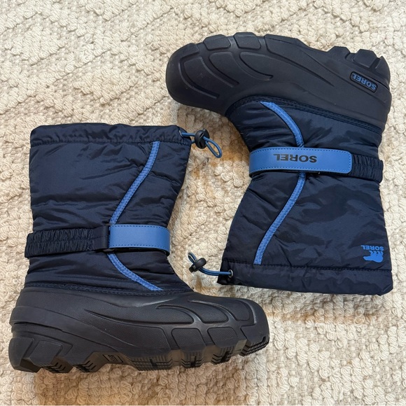 NWOT YOUTH SOREL FLURRY WINTER WATERPROOF SNOW BOOTS, SIZE 6 (W 7.5) - Picture 2 of 7